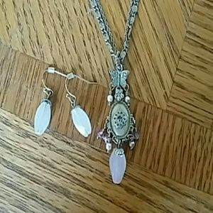 Necklace and earring set